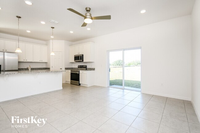 Building Photo - 628 Crown Rose Dr