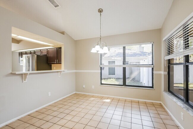 Foto del edificio - 1086 Manigan Ave