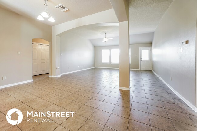 Foto del edificio - 211 Summer Pine Ct