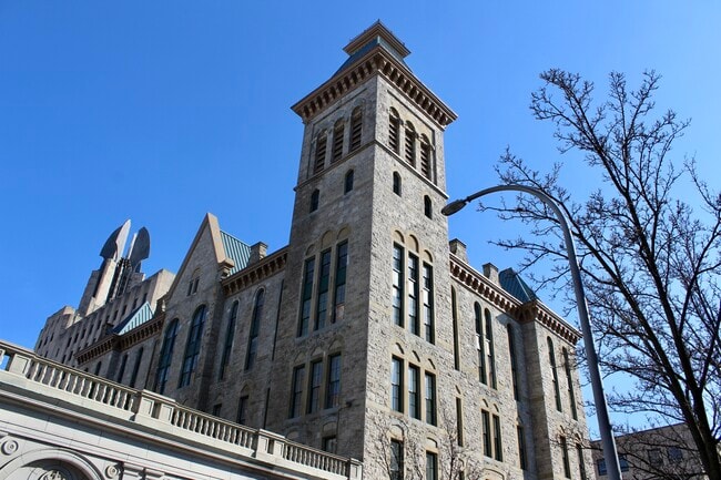 Building Photo - City Hall