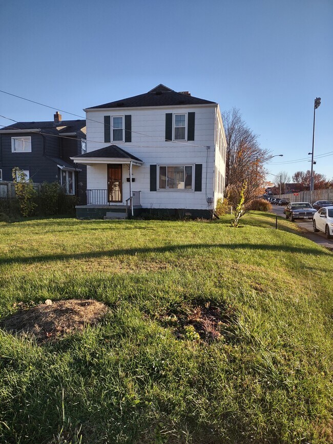 Building Photo - 1174 S 18th St