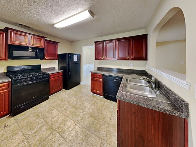 Foto del edificio - 5-bedroom home in Atlanta with all the fea...