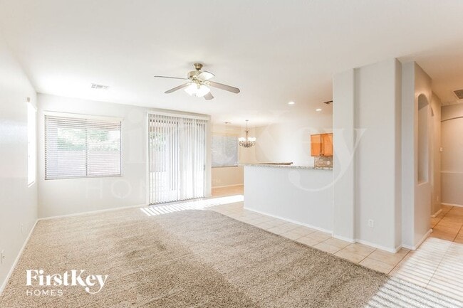 Foto del edificio - 15913 W Ventura St