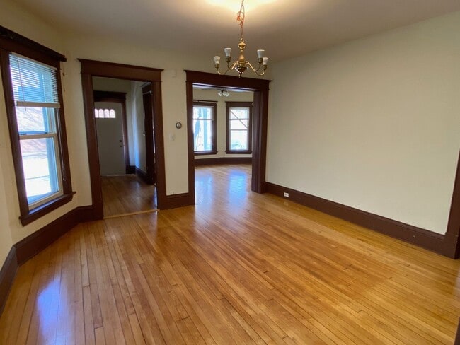 Foto del edificio - 315-317 N Paterson Street