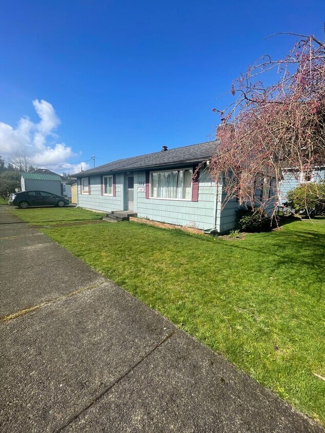 Primary Photo - Totally Furnished 3bd 1ba Home