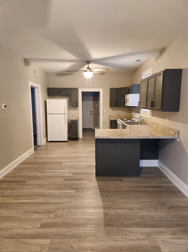 Foto del edificio - 1214 St James St