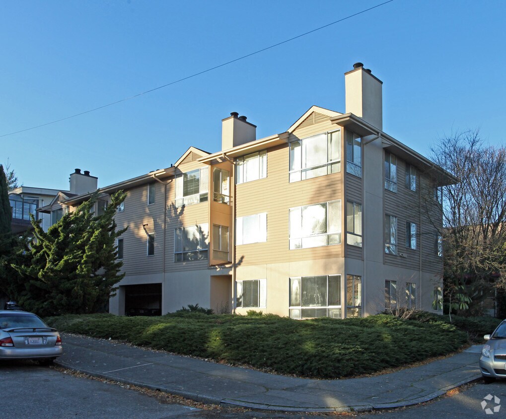 Foto principal - 4301 Woodland Park Ave N
