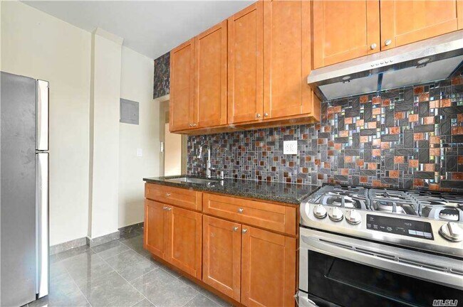 Foto del edificio - 88-40 144th St