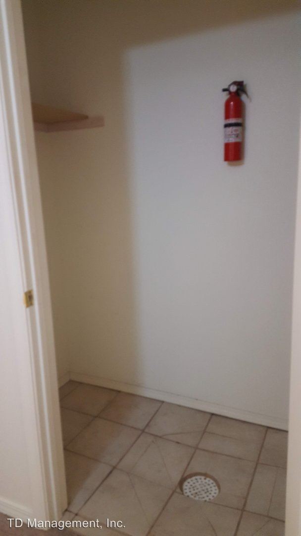 Foto del edificio - 266 Tunnel Dr