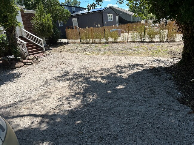 Foto del edificio - 5117 Farrow Rd