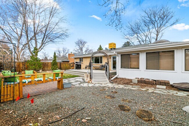 Building Photo - Great Location in Lakewood!