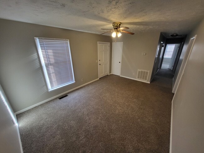 Building Photo - 745 Carolina Dr