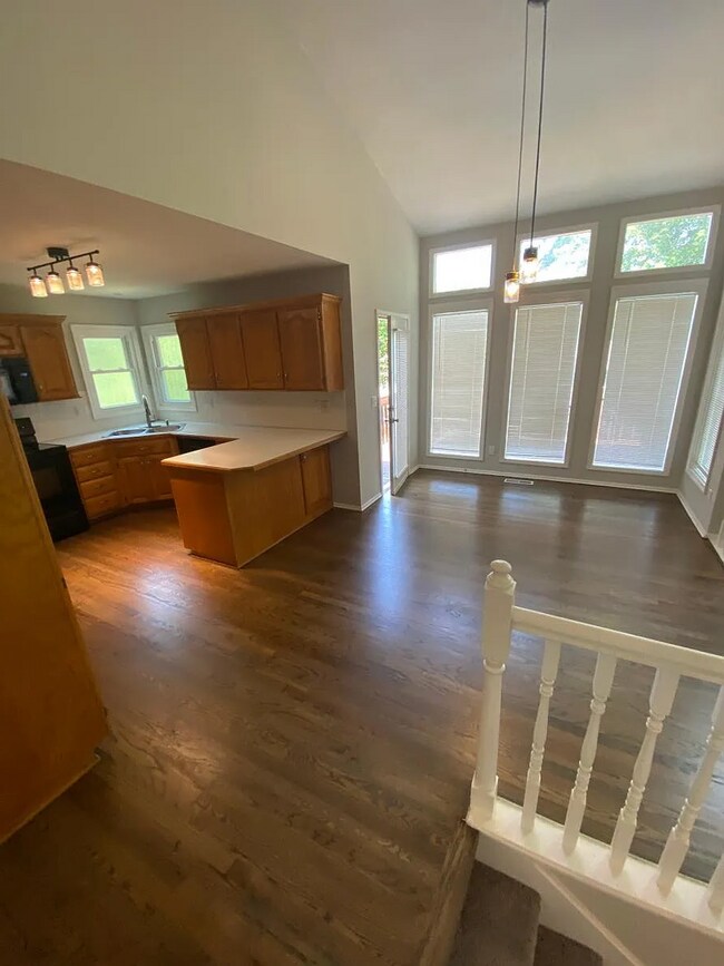 Building Photo - Spacious 4BR Home in Lee’s Summit | Finished Basement | Deck | 2-Car Garage | Pets Welcome