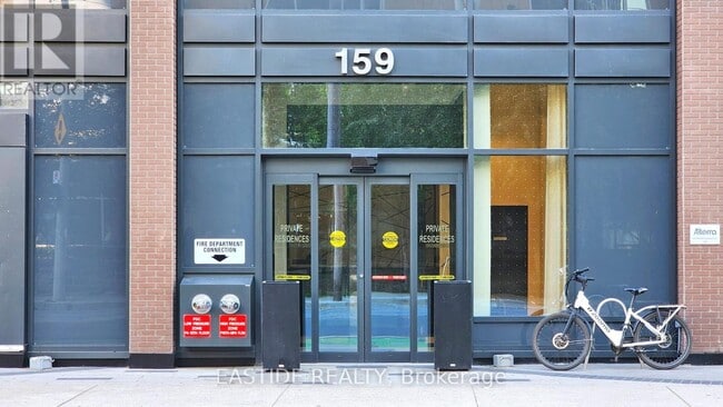 Photo du bâtiment - 159-2159 Wellesley St E