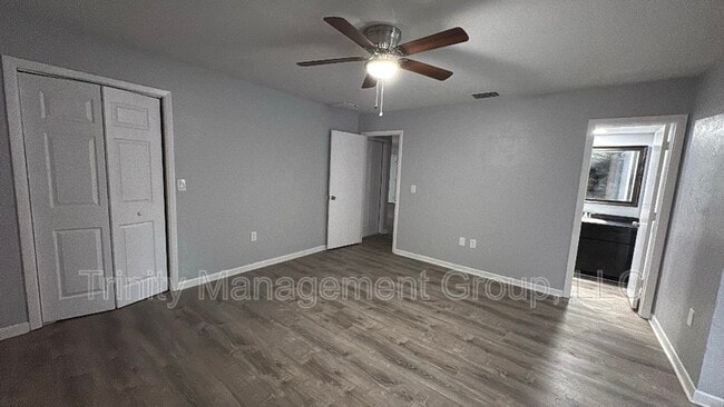 Foto del edificio - 12275 Linden Dr