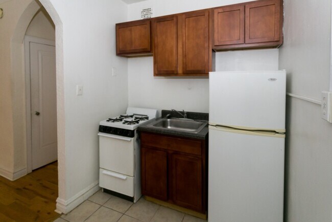 Foto del edificio - 4832 N Damen Ave