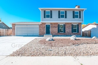 Building Photo - 9371 Bellaire Dr