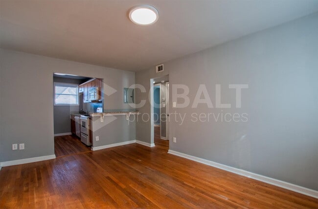 Building Photo - 271 Glen Iris Dr NE