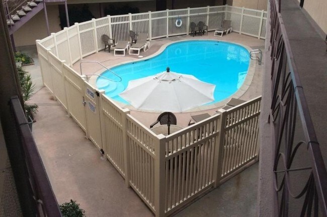 POOL AREA - 921 Arlington Ave