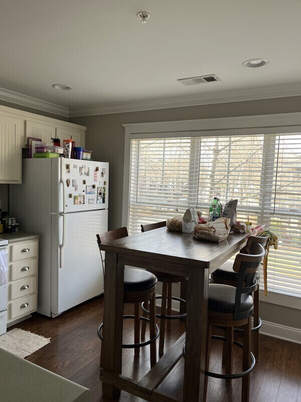 Foto del edificio - 490 Barnett Shoals Rd