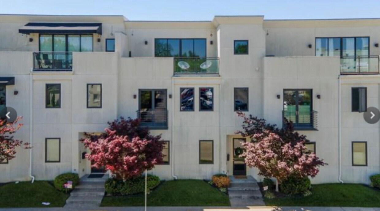 Foto principal - Experience fabulous Brookside living, just...