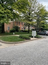 Building Photo - 28 Tenby Ct