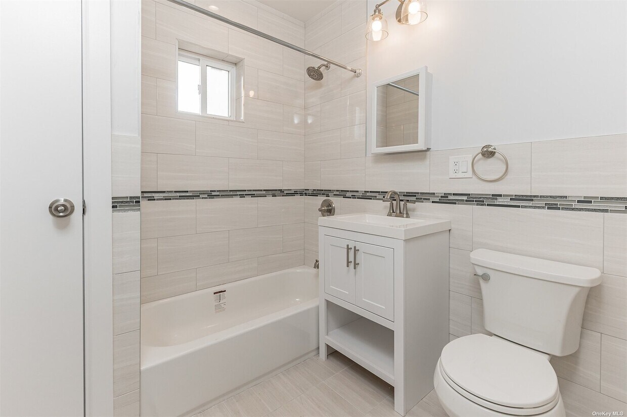 Foto del edificio - 64-05-64-35 35th Ave