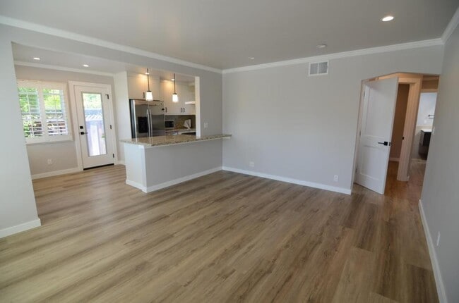 Building Photo - 126 22nd Ave