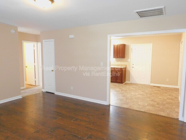 Foto del edificio - 814 Carrieland Dr