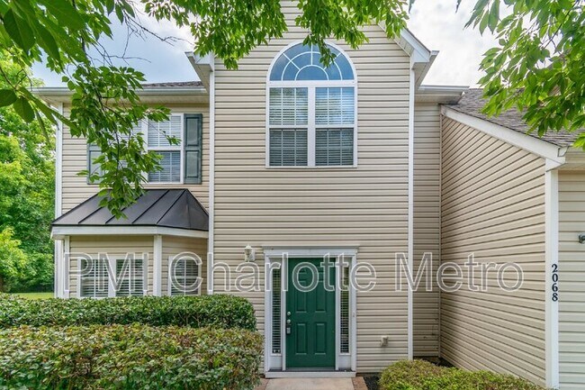 Foto del edificio - 2068 White Cedar Ln