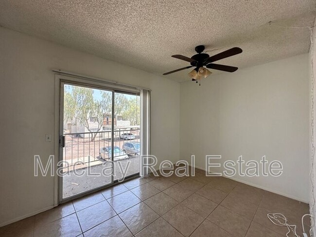 Foto del edificio - 2801 E Monte Cristo Ave