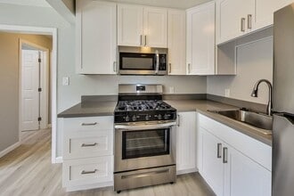 Building Photo - 1549 San Carlos Ave