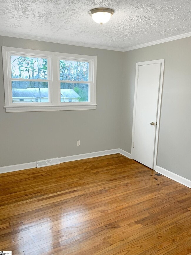 Building Photo - 110 Lynch Dr