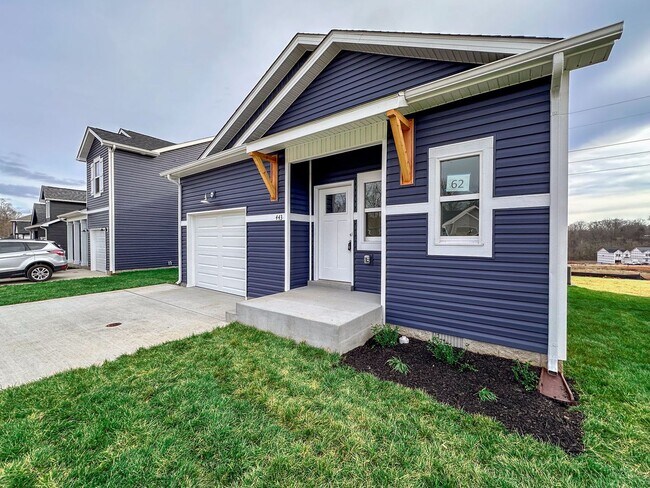 Foto del edificio - Modern Comfort Meets Everyday Convenience in Clarksville