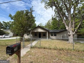 Building Photo - 216 Clarks Bluff Rd