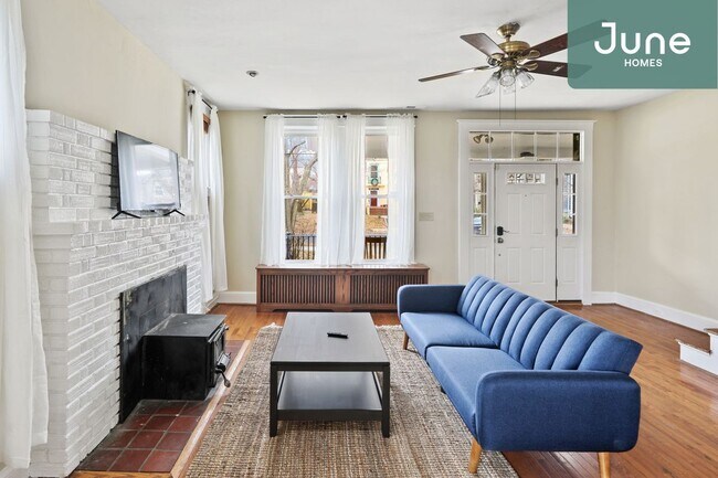 Foto del edificio - Twin room in 5-bed/3.0-bath Home