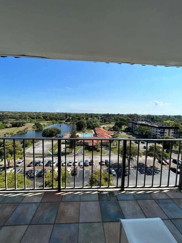 4164 Inverrary Dr Unit 1008, Lauderhill, FL 33319 Condo for Rent in Lauderhill, FL