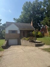 Building Photo - 6689 Golfway Dr