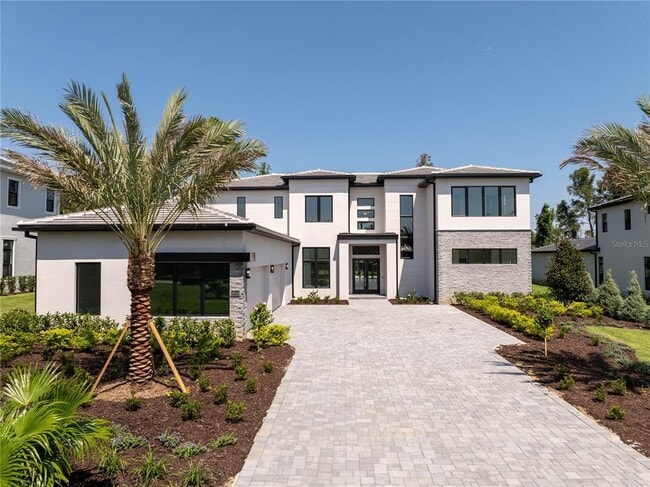Building Photo - 16044 Pendio Dr