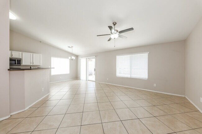 Foto del edificio - 1411 E Carter Rd