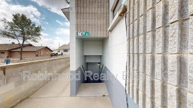 Building Photo - 674 N Cedar St