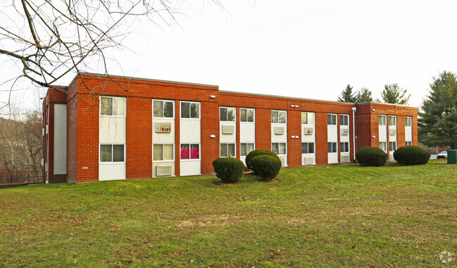 Foto del edificio - Pine Cone Village