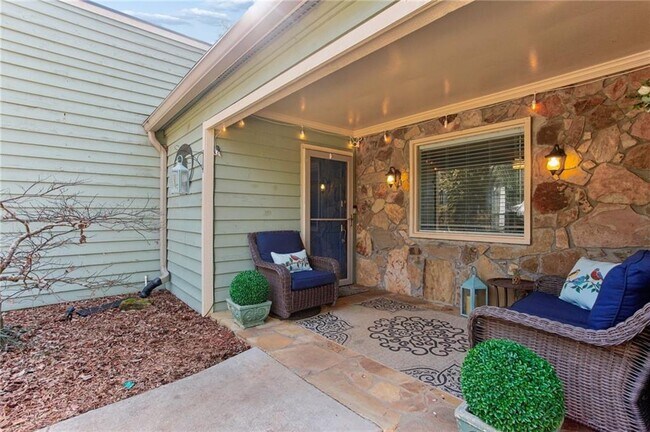 Building Photo - 2238 N River Trail