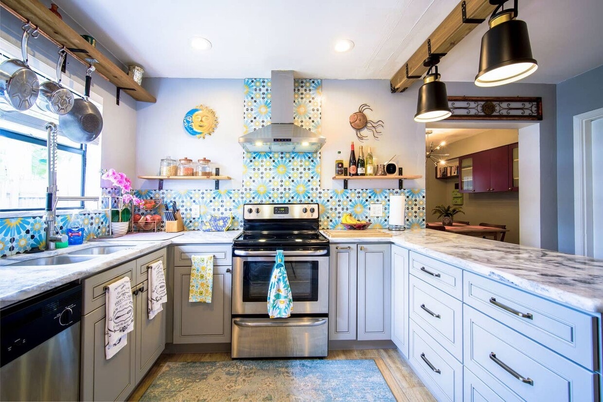 Kitchen - 1505 NW 7th Ter