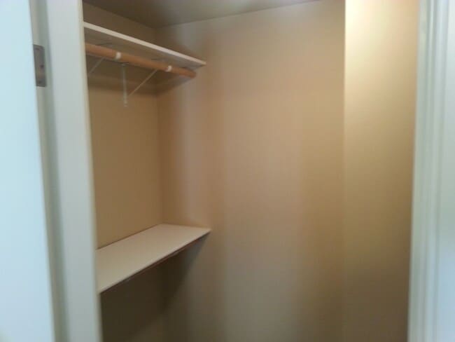 Building Photo - Newly Remodeled Condo Blocks from Juanita ...