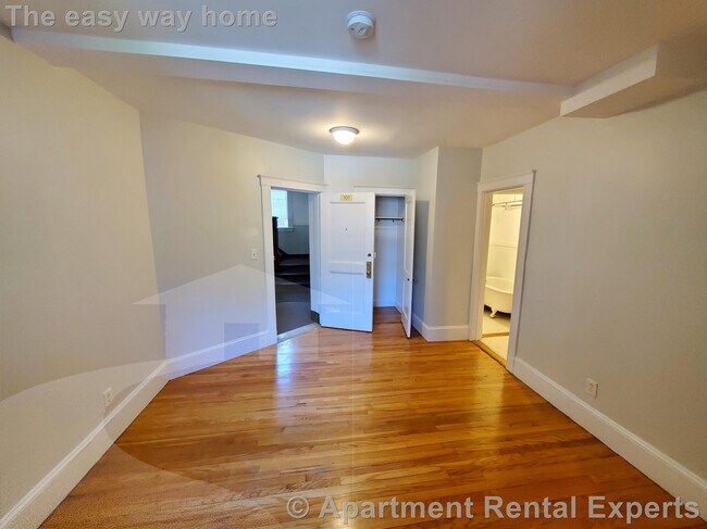 Foto del edificio - 156-158 Summer St Unit #101
