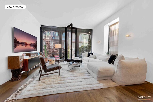 Foto del edificio - 325 W Broadway