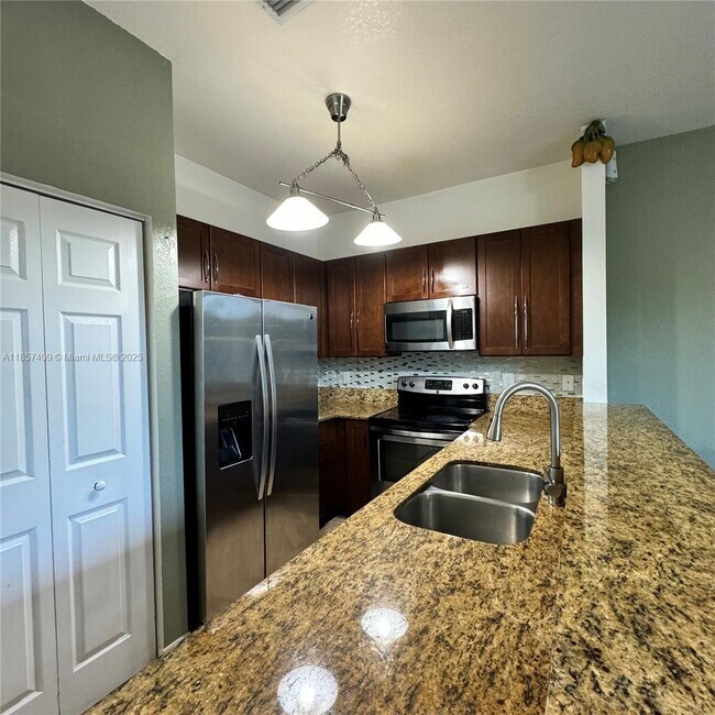 Foto del edificio - 1855 SW 89th Terrace