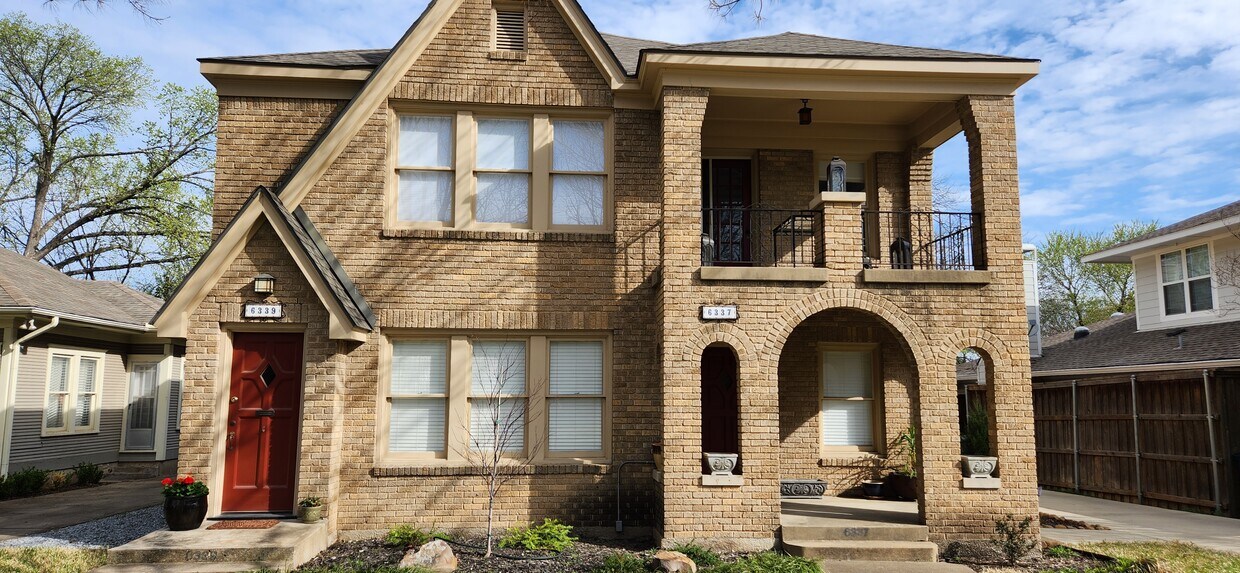6337 Llano Ave, Dallas, TX 75214 Townhome Rentals in Dallas TX