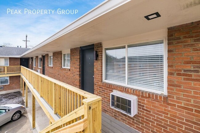 Foto del edificio - 611 Riverview Dr